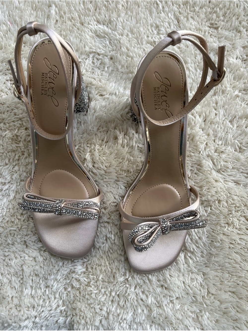Jewel Badgley Mischka Rhinestone Bow Heels – Women’s Size 7